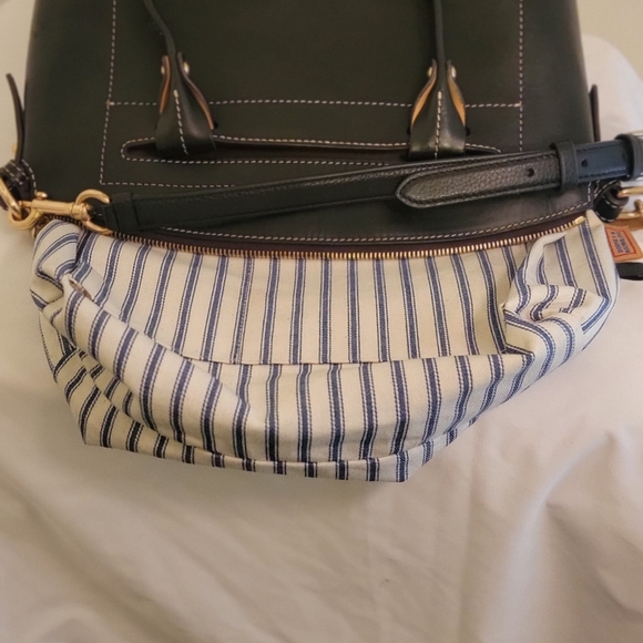 Dooney And Bourke W/ Matching Wallet - Picture 4 of 16